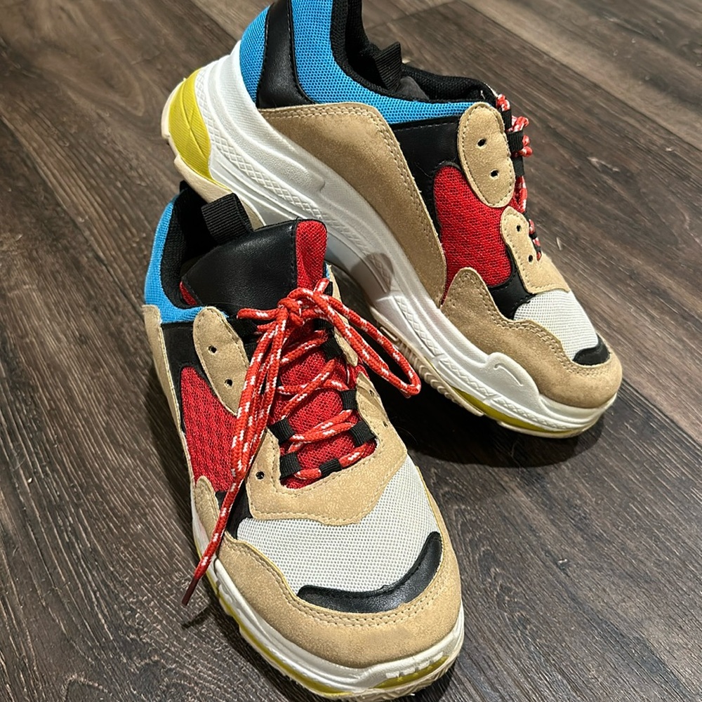 Cape Robbin Sneaker